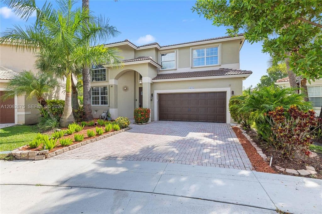 4+1 Müstakil ev — 16745 NW 12th Ct
