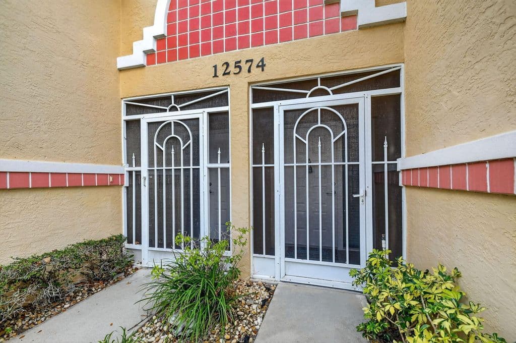 2+1 Condo — 12574 Crystal Pointe Drive #C