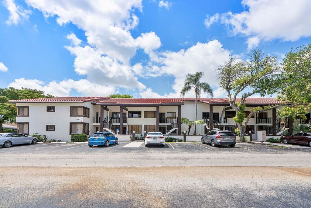 2-bedroom Condo — 3100 NW 46th Street #102
