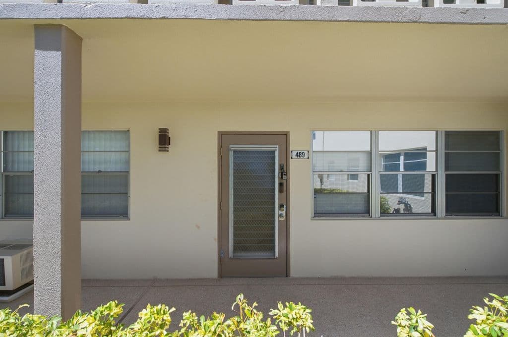 1-bedroom Condo — 489 Tilford W