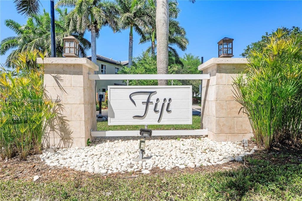 3-bedroom Property — 142 SE 28th Ter Unit 11