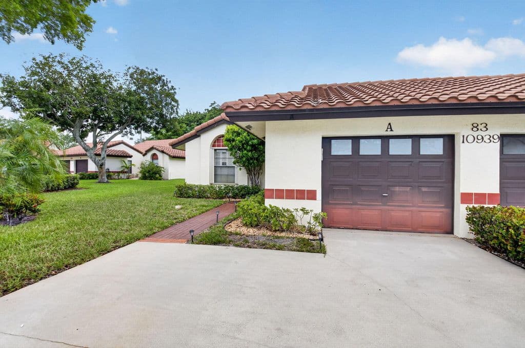 3+1 Condo — 10939 Roebelini Palm Court #A