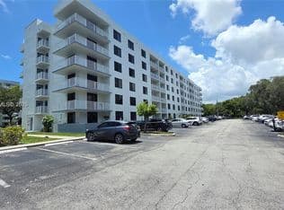 2-bedroom Condo — 901 Hillcrest Dr APT 215, Hollywood, 33021