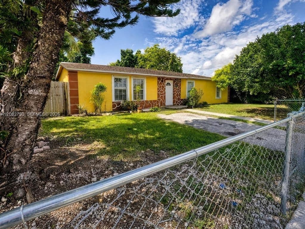 4-bedroom Single-Family Home — 15724 SW 304th Ter