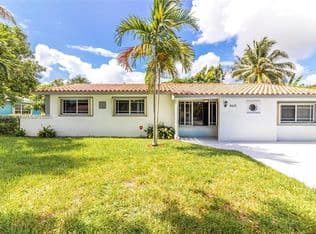 5+1 Müstakil ev — 460 NW 88th Ter, El Portal, 33150