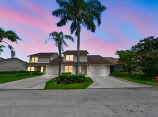 3-bedroom Townhouse — 11901 Donlin Drive, Wellington, 33414
