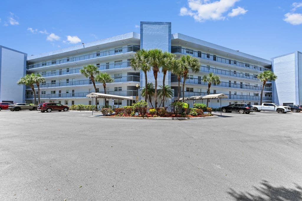 3-bedroom Condo — 198 NW 67th Street #207