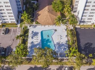 2+1 Condo — 401 NE 14th Ave APT 603, Hallandale, 33009