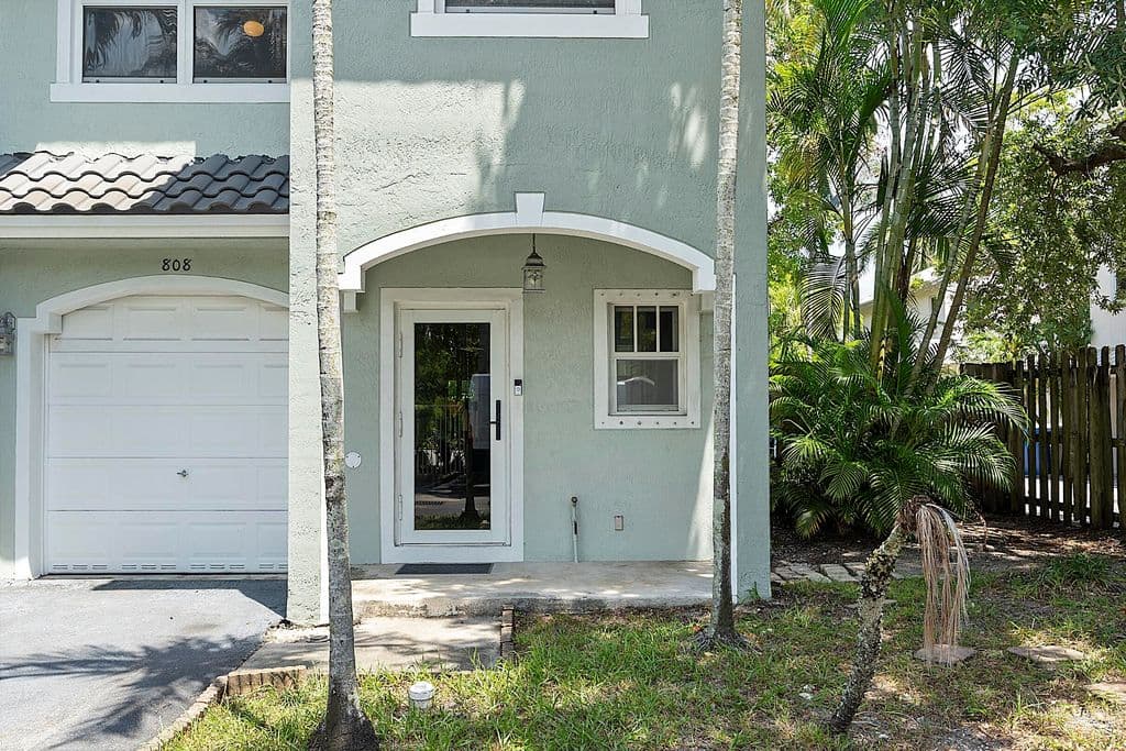 3-bedroom Property — 808 SW 4th Avenue