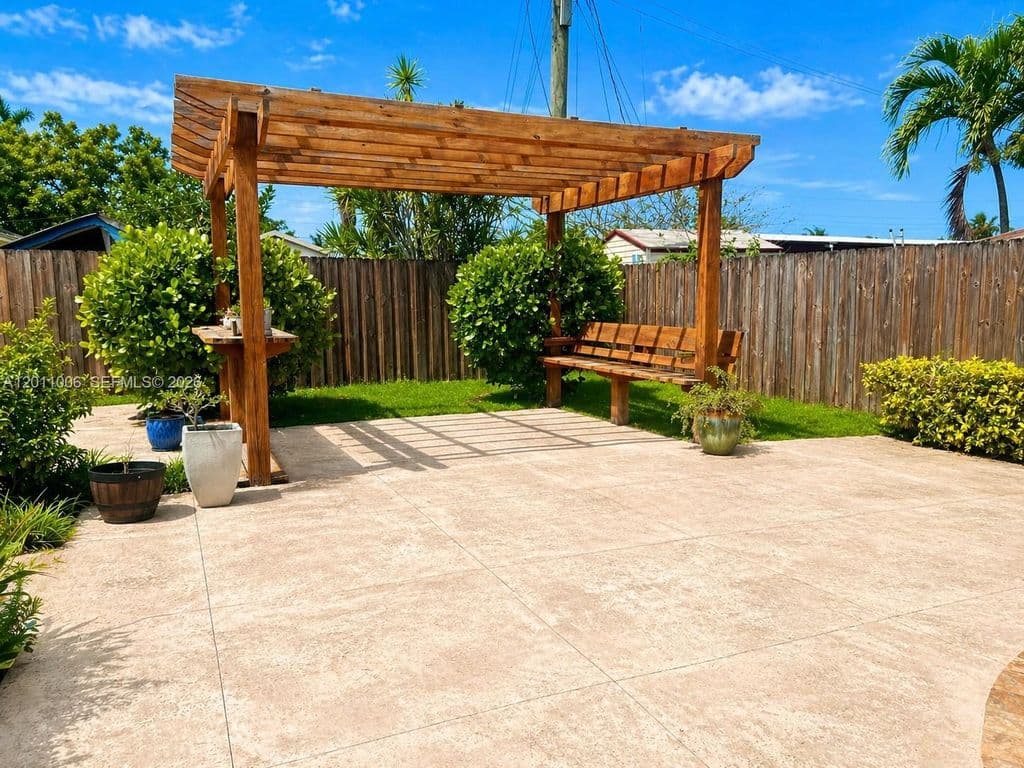3+1 Müstakil ev — 4825 SW 111th Ave