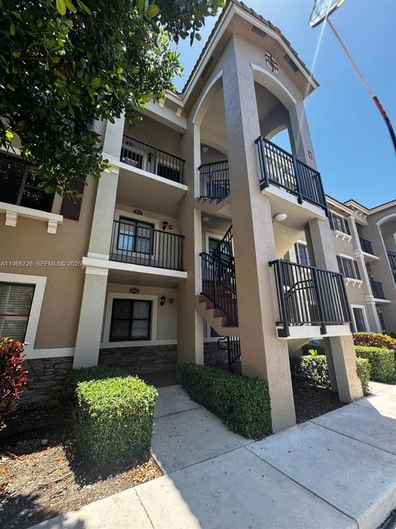 2-bedroom Condo — 22621 SW 88th Pl Unit 302-8