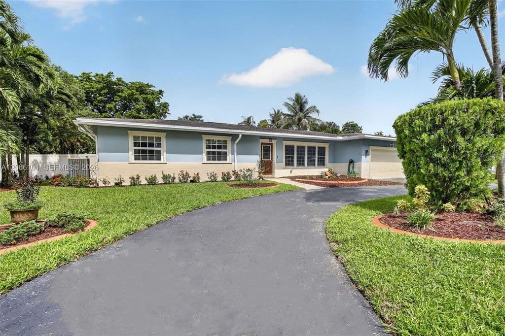 4-bedroom Single-Family Home — 801 Ixora Ln