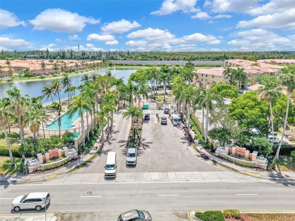 3-bedroom Condo — 6630 NW 114th Ave APT 1538