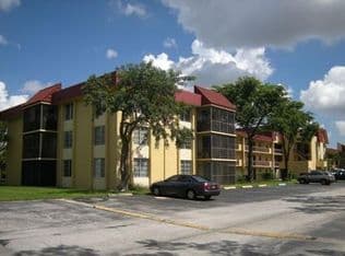 2+1 Condo — 3490 Foxcroft Road #317, Hollywood, 33025