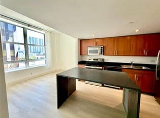 2+1 Condo — 111 E Flagler St APT 805, Miami, 33131