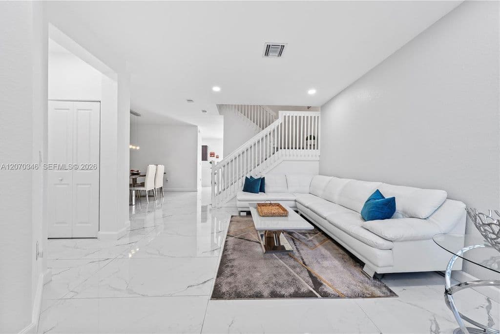 3+1 Müstakil ev — 20576 NE 5th Pl