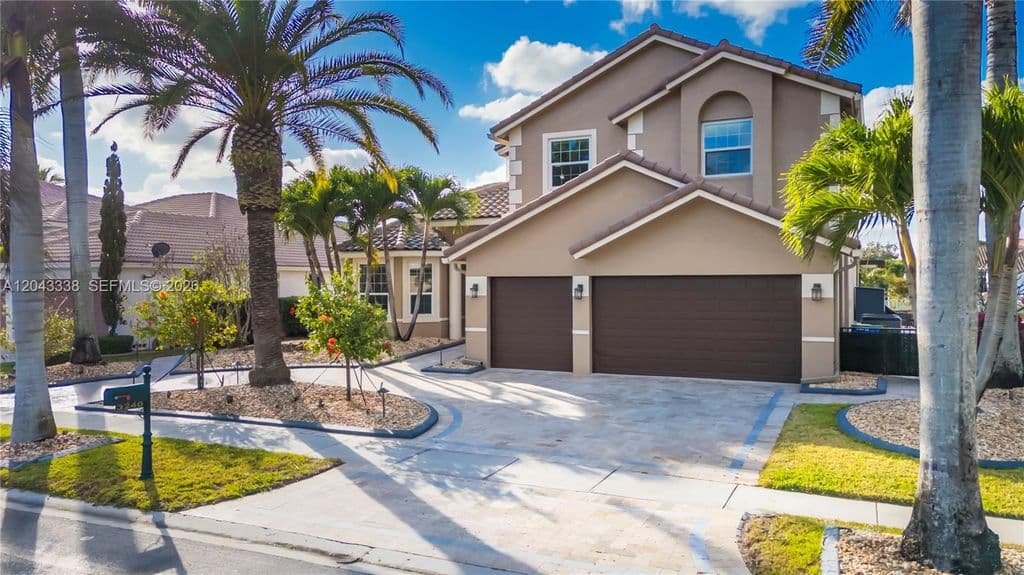 5+1 Müstakil ev — 3240 SW 190th Ave