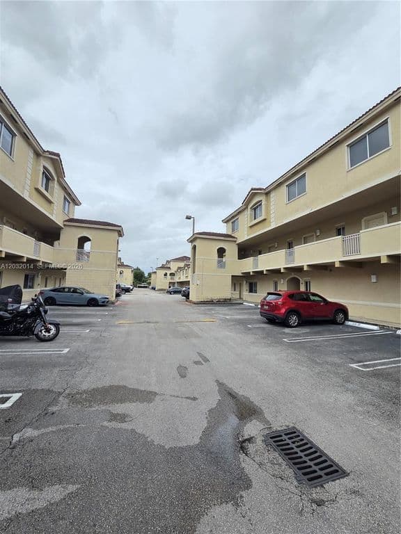 2-bedroom Condo — 7989 NW 8th St APT 108D