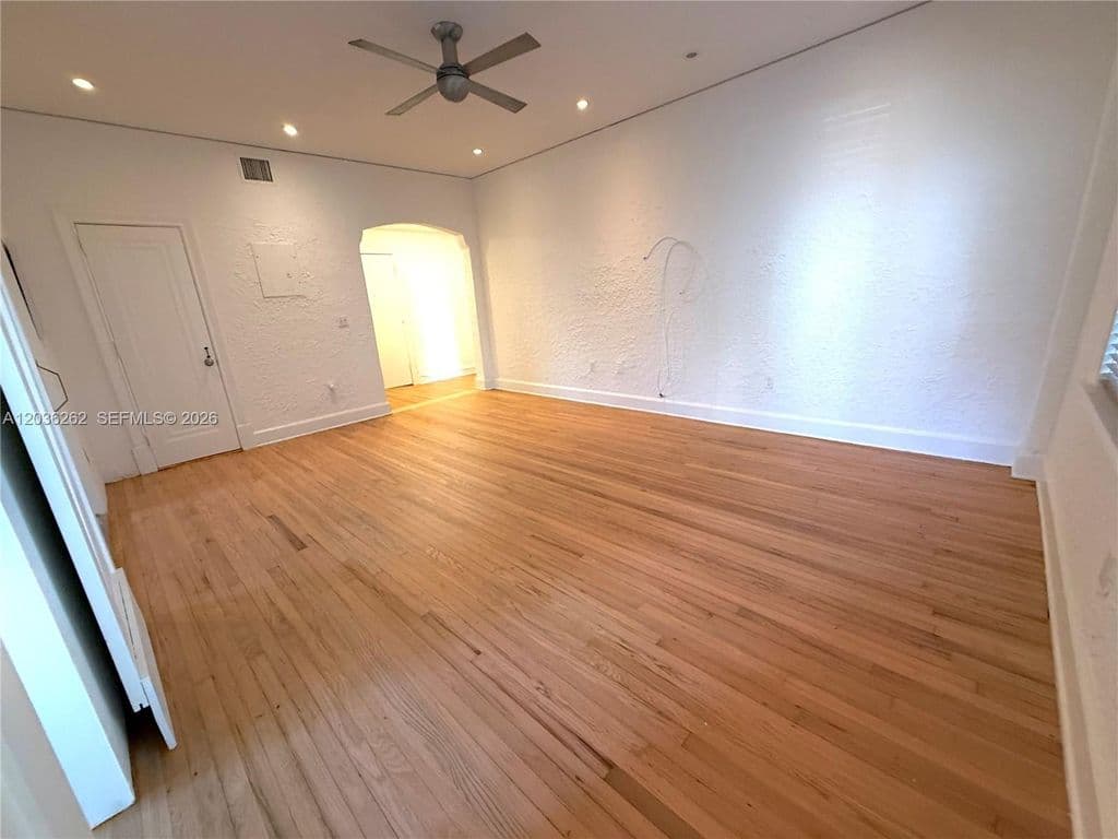 2-bedroom Condo — 900 16th St APT 108