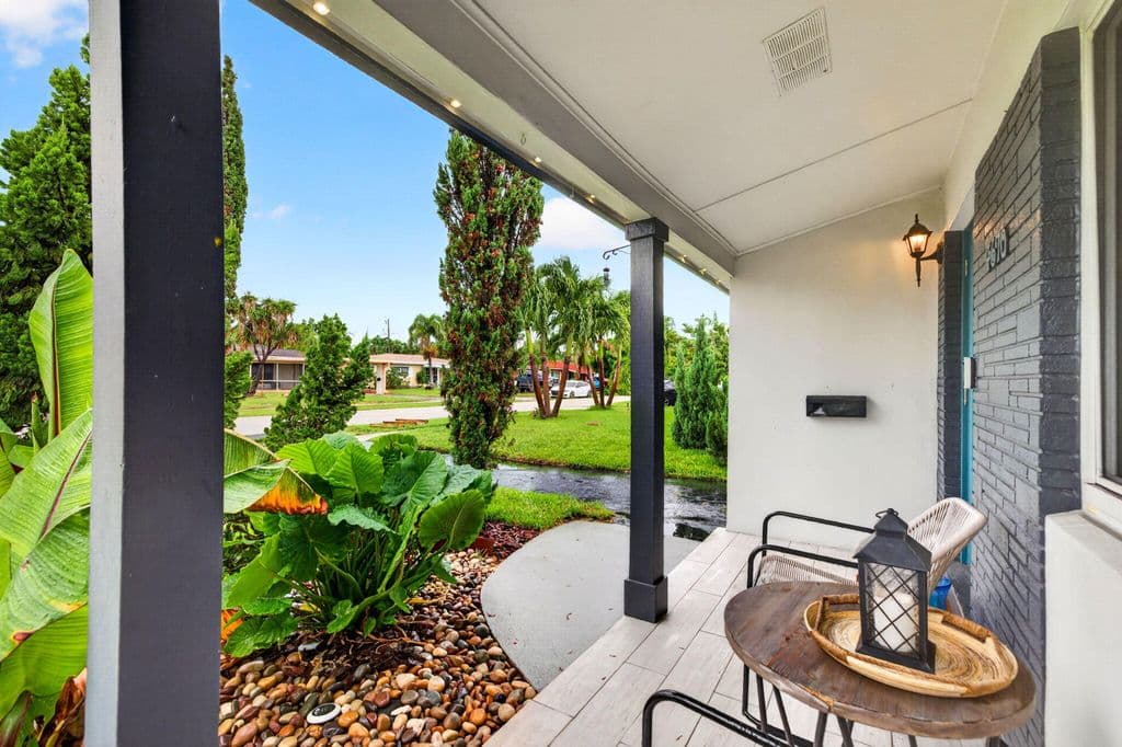 2-bedroom Single-Family Home — 4670 NE 4TH Avenue