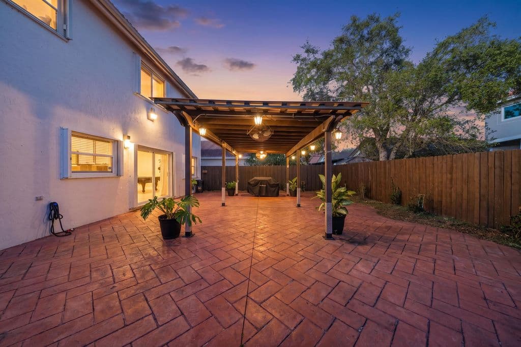 4+1 Müstakil ev — 14277 SW 177th Street