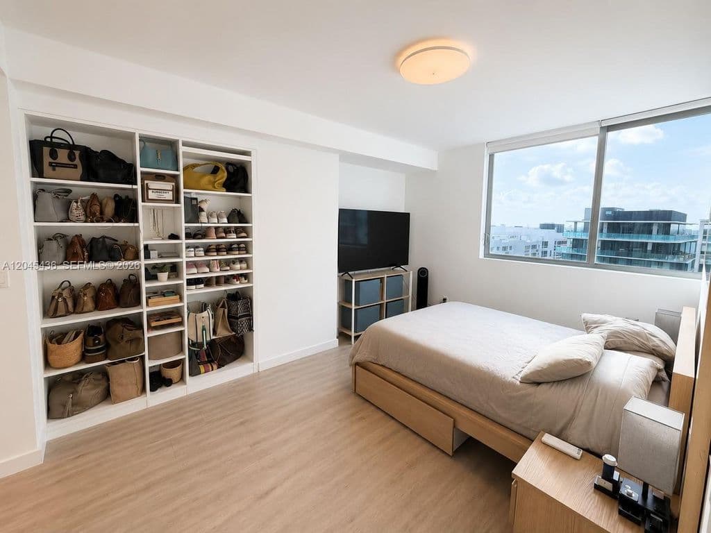 2-bedroom Condo — 1600 SW 1st Ave APT 906