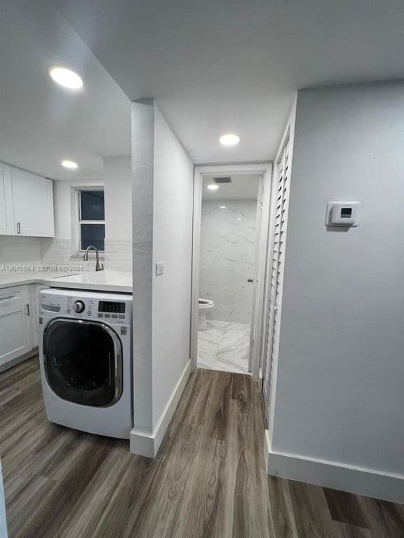 1+1 Condo — 310 Fontainebleau Blvd APT 204