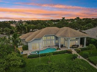 4-bedroom Single-Family Home — 8651 SE Somerset Island Way, Jupiter, 33458