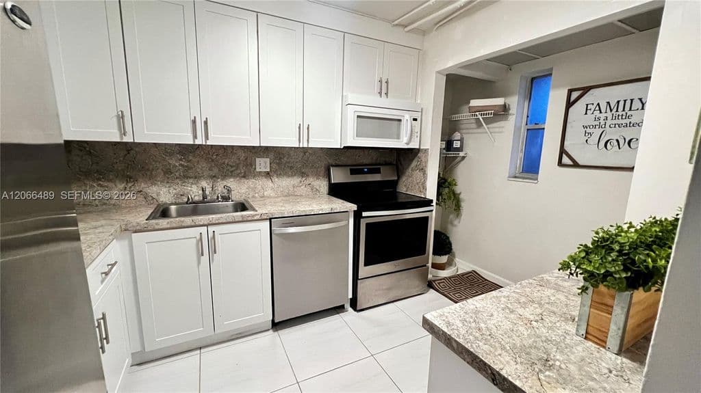 2-bedroom Condo — 8060 Fairview Dr APT 101