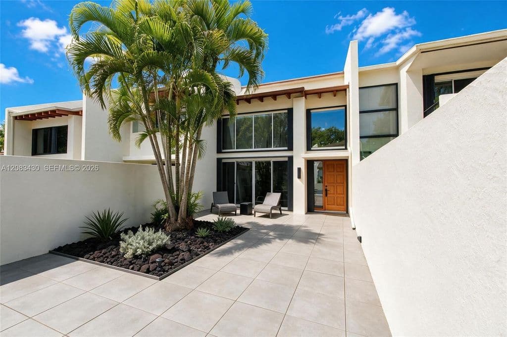 3+1 Mülk — 7865 SW 106th Ave