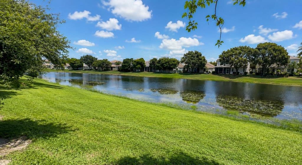 5-bedroom Single-Family Home — 1183 Canyon Way