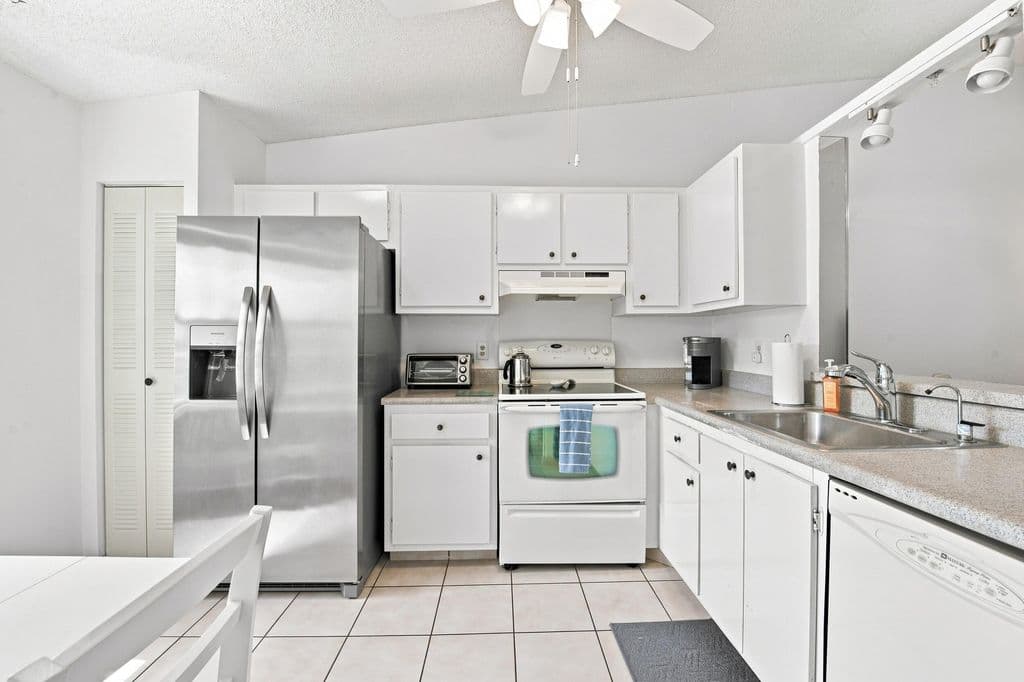 2+1 Condo — 18829 Argosy Drive #B