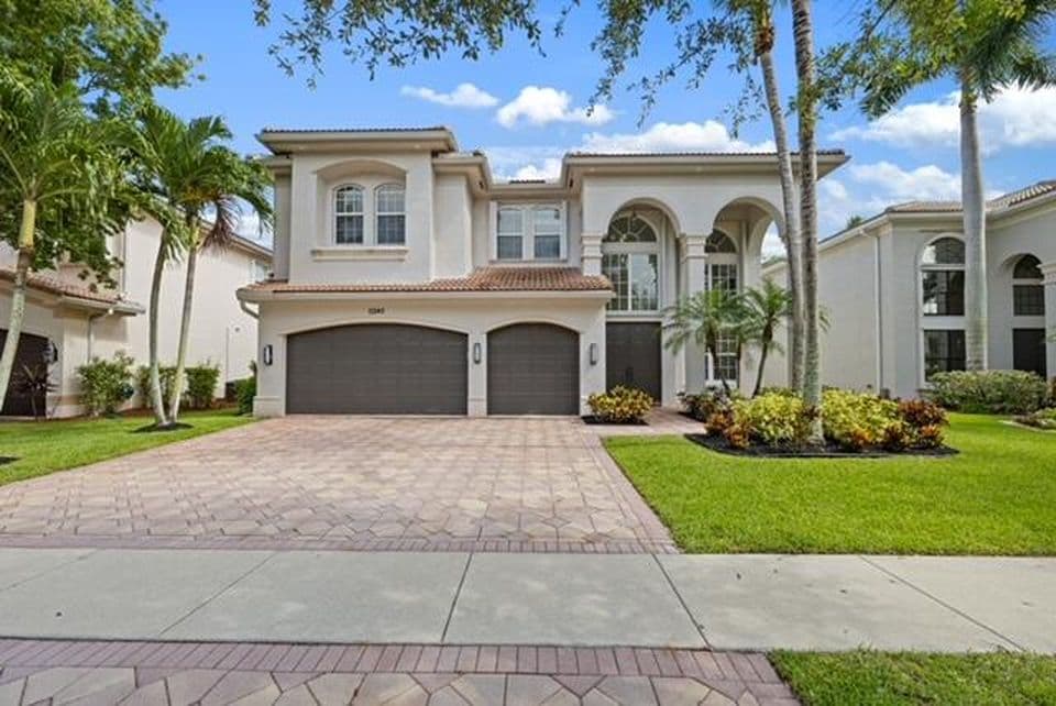 6-bedroom Single-Family Home — 11045 Misty Ridge Way