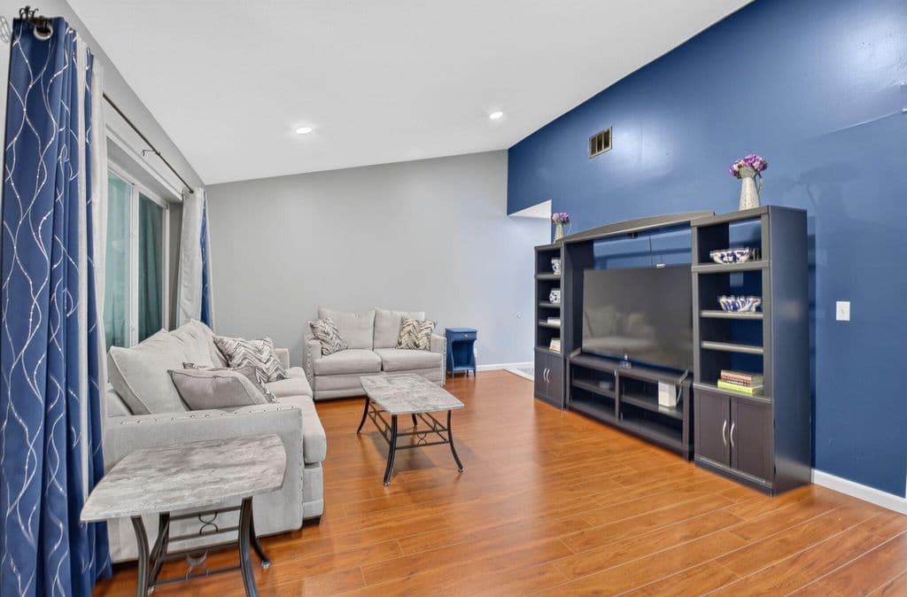 2-bedroom Condo — 815 W BOYNTON BEACH Boulevard #15-202