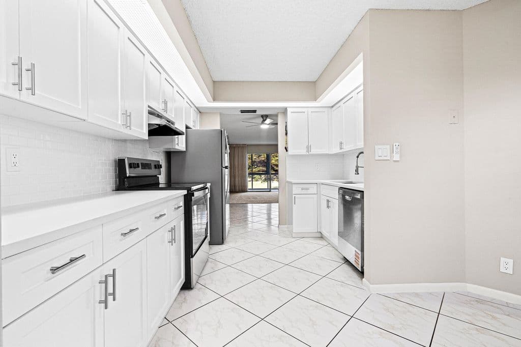 2+1 Condo — 1606 Abaco Drive #H2