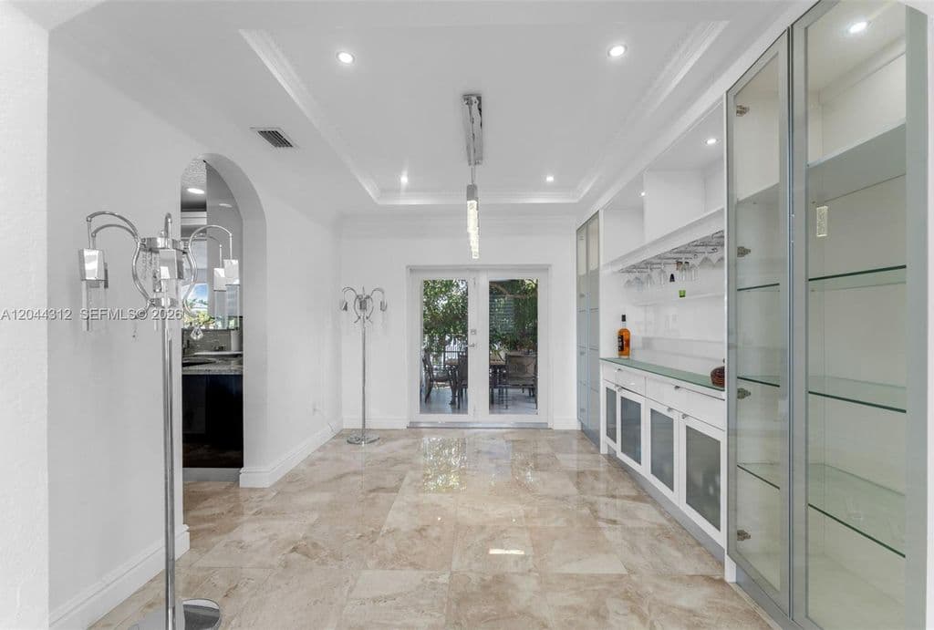 6-bedroom Single-Family Home — 15262 SW 11th St