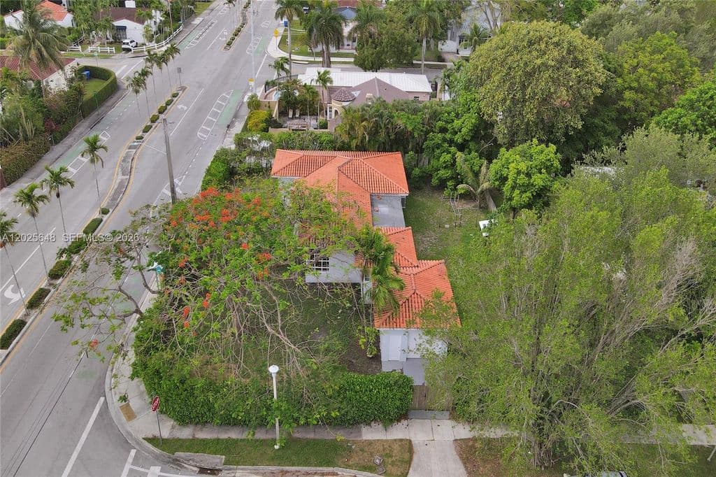 4-bedroom Single-Family Home — 2300 SW 22nd Ave