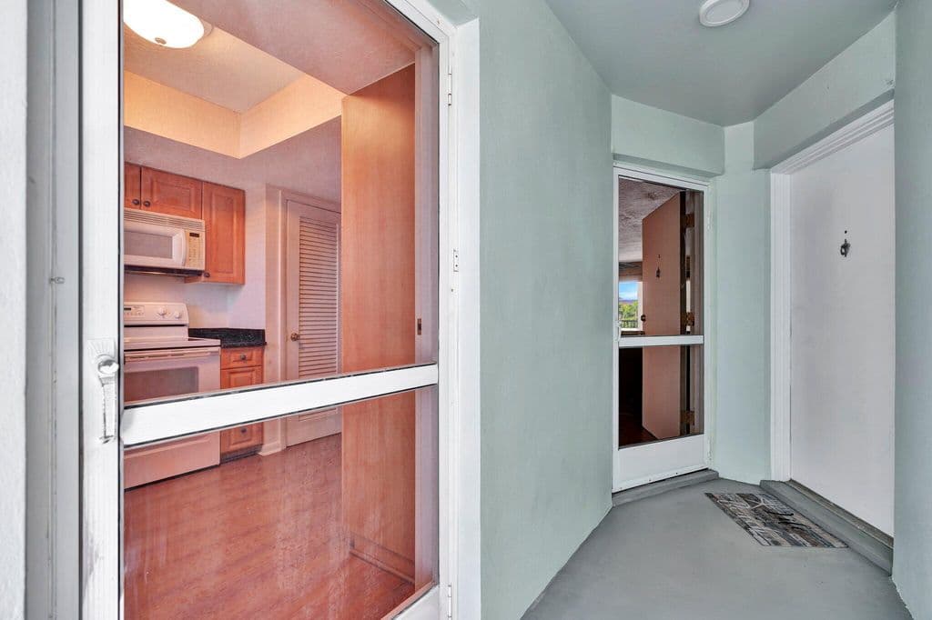 2+1 Condo — 121 Wettaw Lane #211