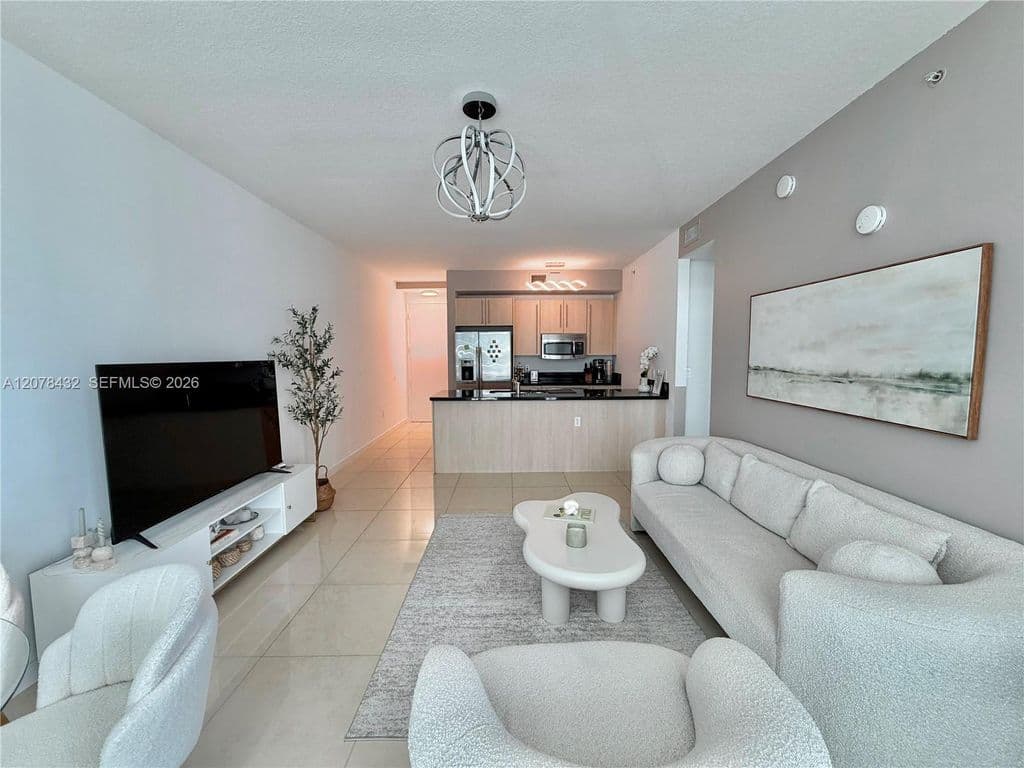1+1 Condo — 1111 SW 1st Ave APT 2215