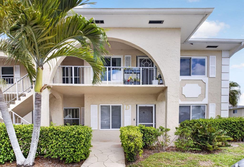 2+1 Condo — 13765 Flora Place #H