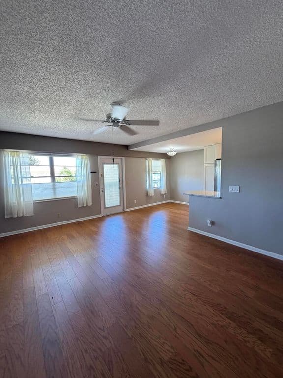 2+1 Condo — 166 Dorset D
