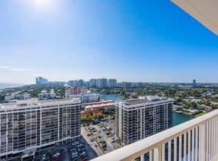 1-bedroom Condo — 1985 S Ocean Drive #Pha, Hallandale, 33009