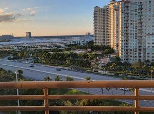 2+1 Condo — 3300 NE 191st St APT 1403, Aventura, 33180