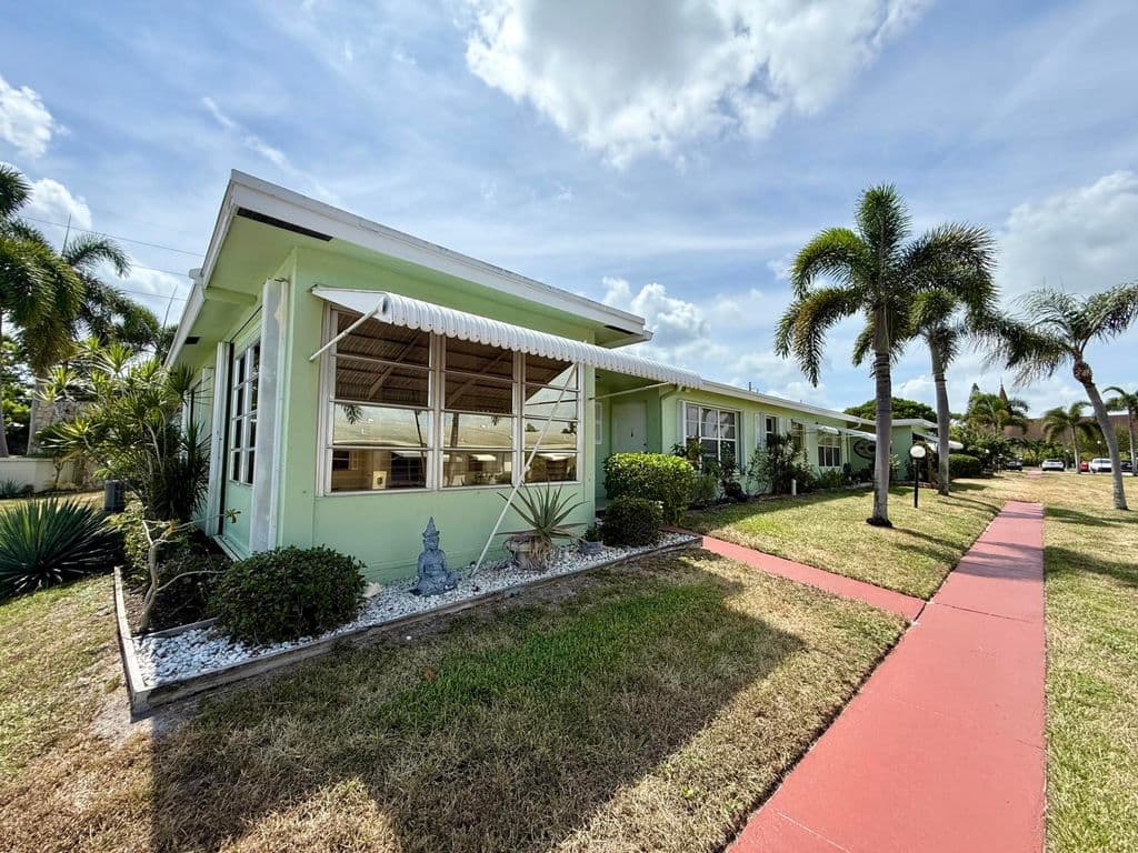 2+1 Condo — 100 Pine Point Drive #A