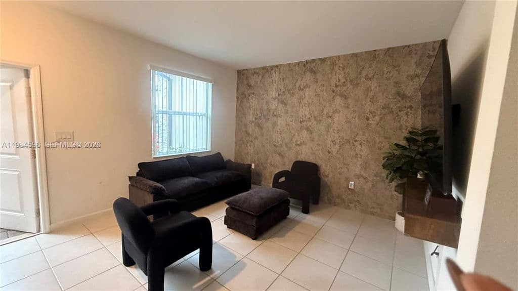 3+1 Mülk — 12383 NW 23rd Ct