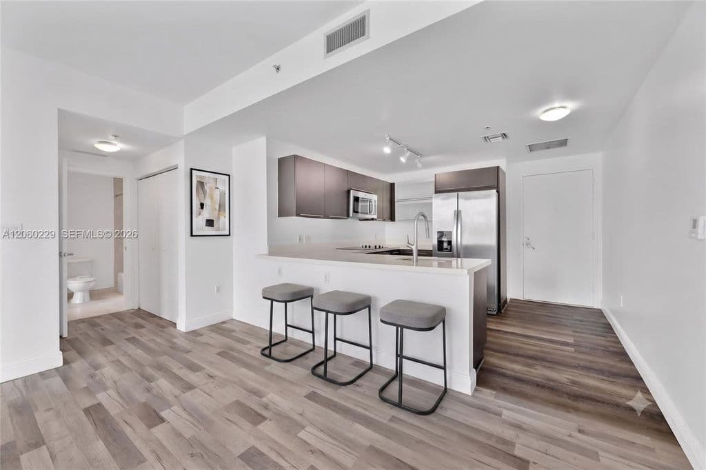 2+1 Condo — 90 SW 3rd St APT 2001