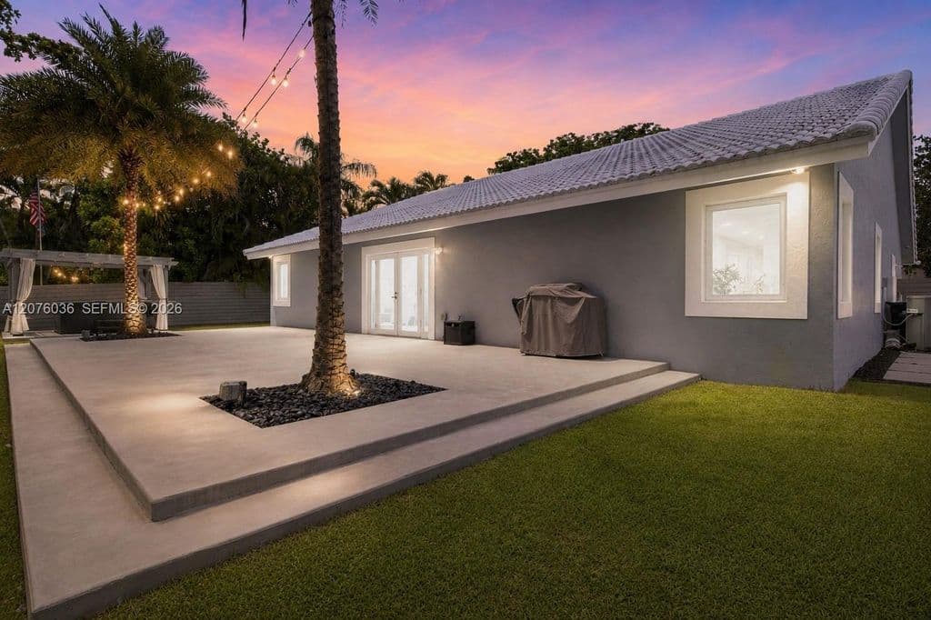 4-bedroom Single-Family Home — 9430 SW 215th Ln
