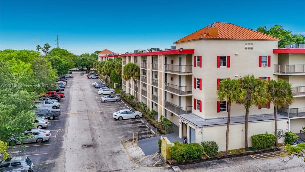 2-bedroom Condo — 3000 NW 48th Ter APT 126