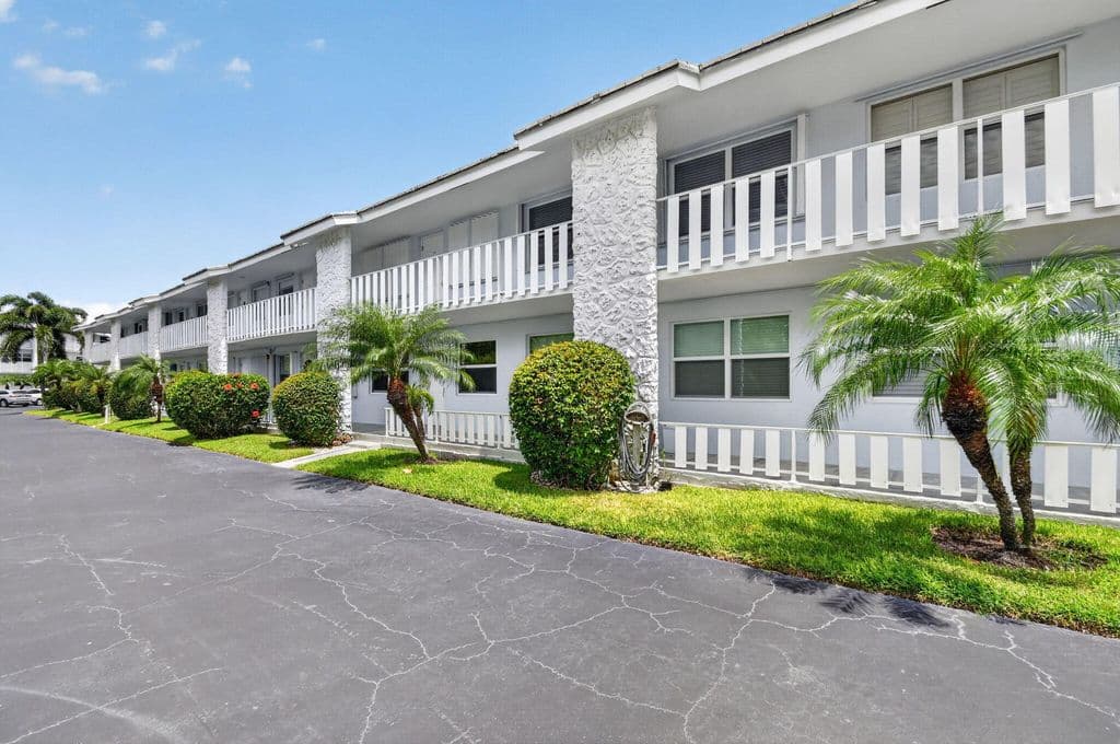 1+1 Condo — 5520 N Ocean Boulevard N #110