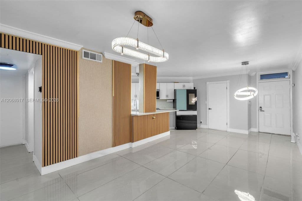 2-bedroom Condo — 213 Lake Pointe Dr APT 106